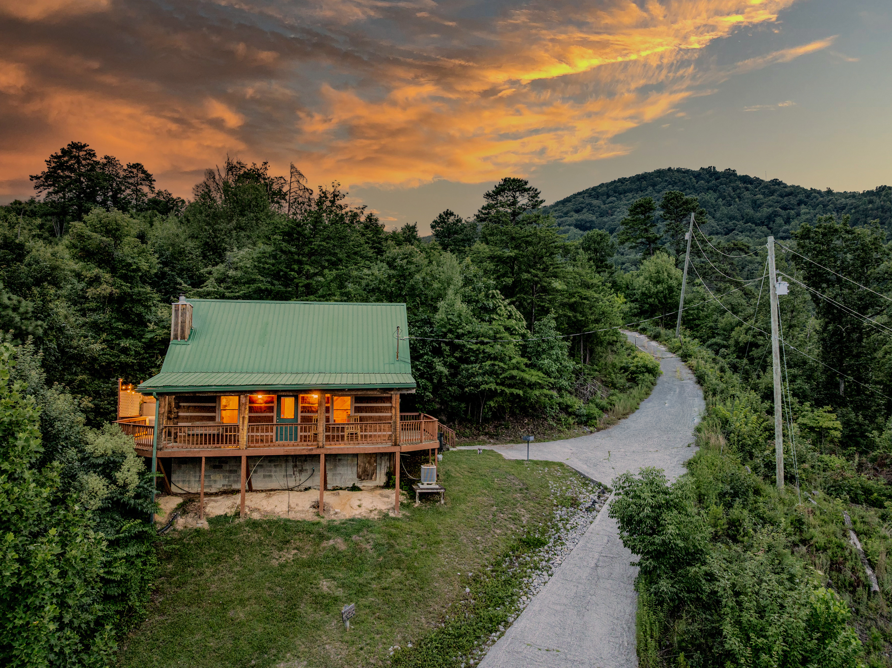Easy to spot from the road with peaceful mountain surroundings