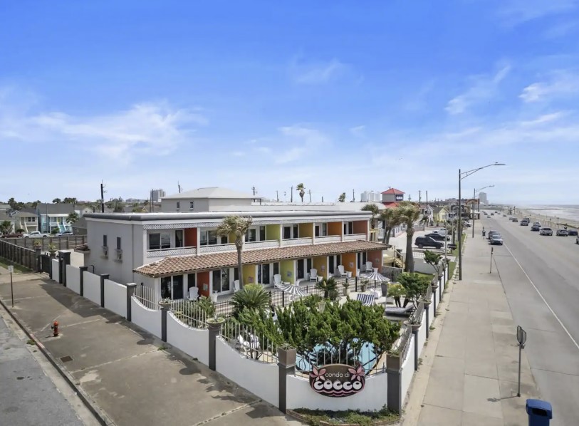 0003f248d755428ca345336489bc31e2 | Beachhouse | Texas | TX | Vacation Homes | Galveston | Crystal Beach | Kokomo | Breezy Days | Beachfront Elegance | Sunrise Serenity | Southern Sands Property Management, LLC
