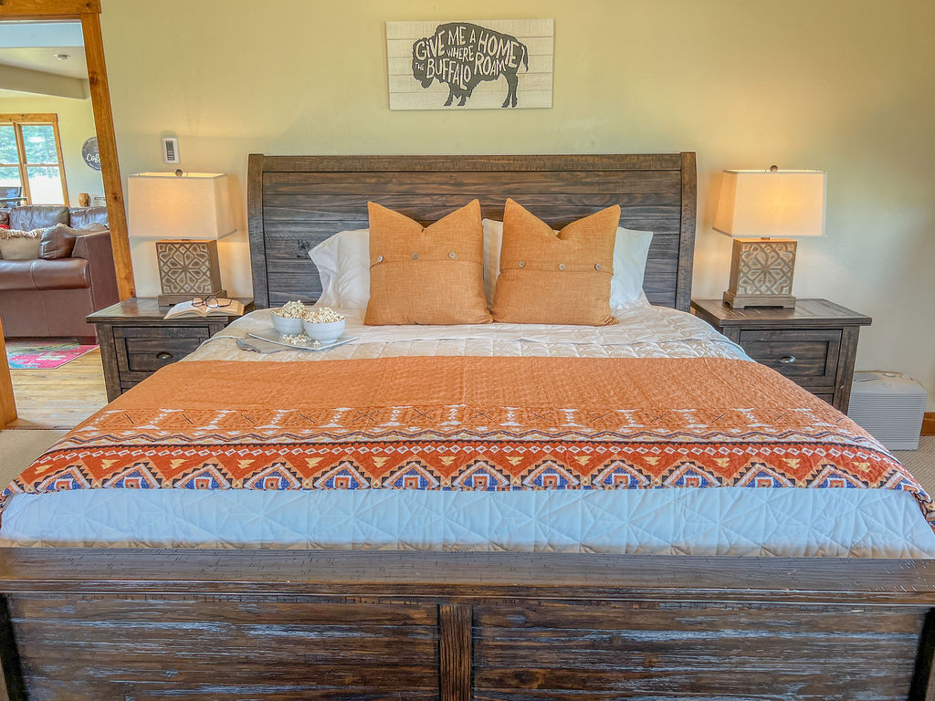 Master Bedroom on Main Level w/ King Bed and Private En suite Bathroom