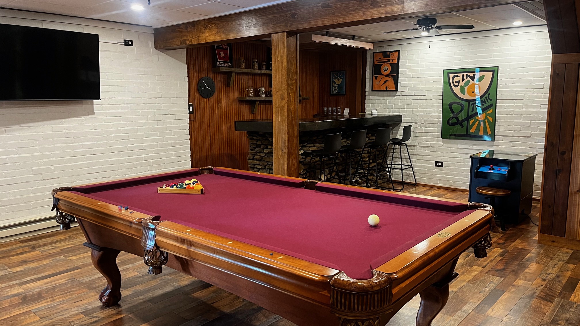 Game room/bar downstairs