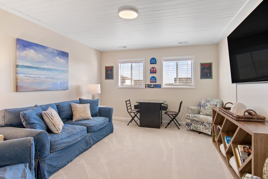 Loft with Arcade Game and 80"TV