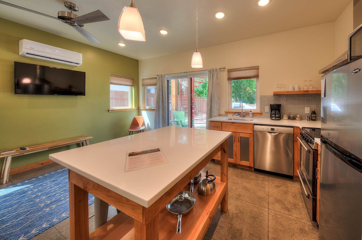 Kitchen island seats 2 and open to family room