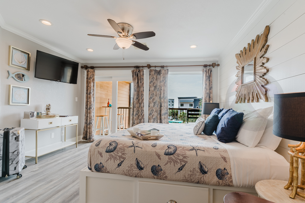 Natural light with light difusing curtains