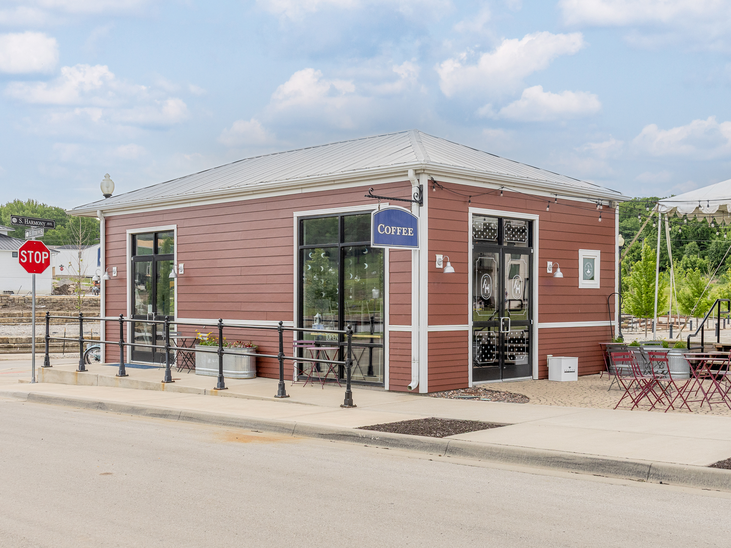 Grab a coffee, tea, or light bite at the neighborhood coffee shop, conveniently located within walking distance and perfect for a morning start or afternoon break.