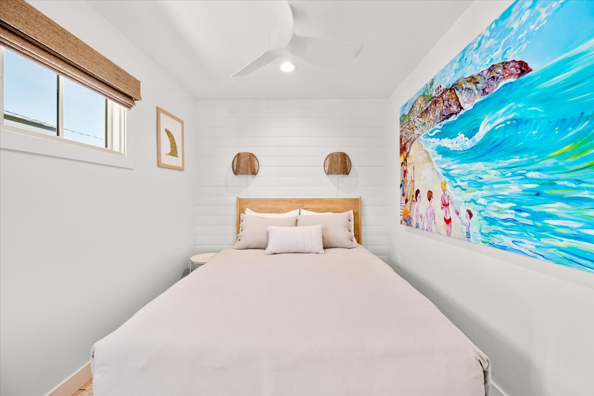 Queen bedroom #2