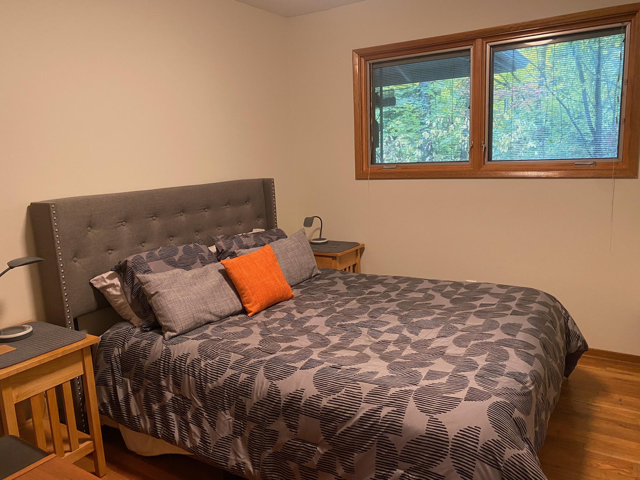 2nd bedroom & bathroom when booked as Maplewood Retreat.