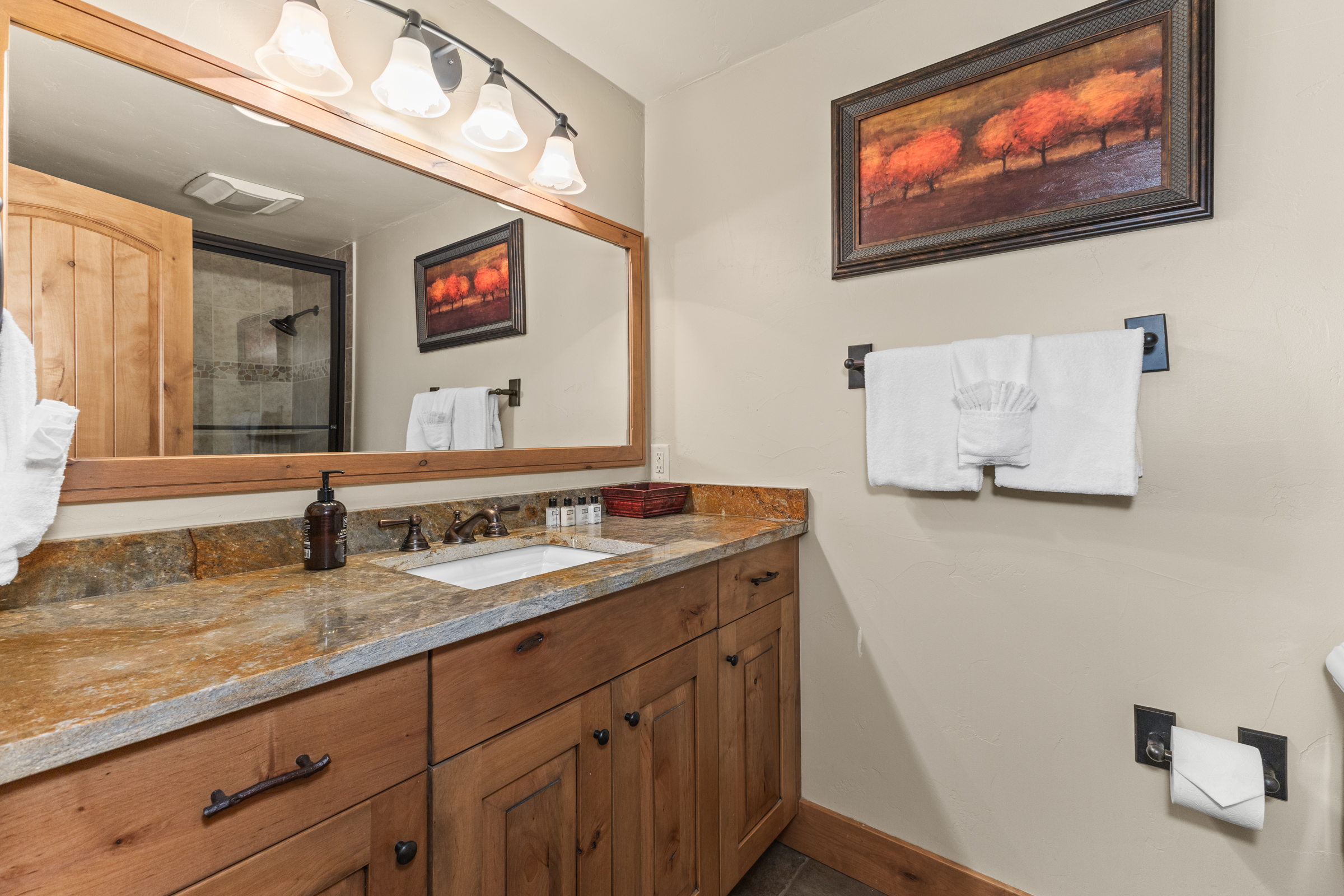 Bathroom 2 | Shared Bathroom