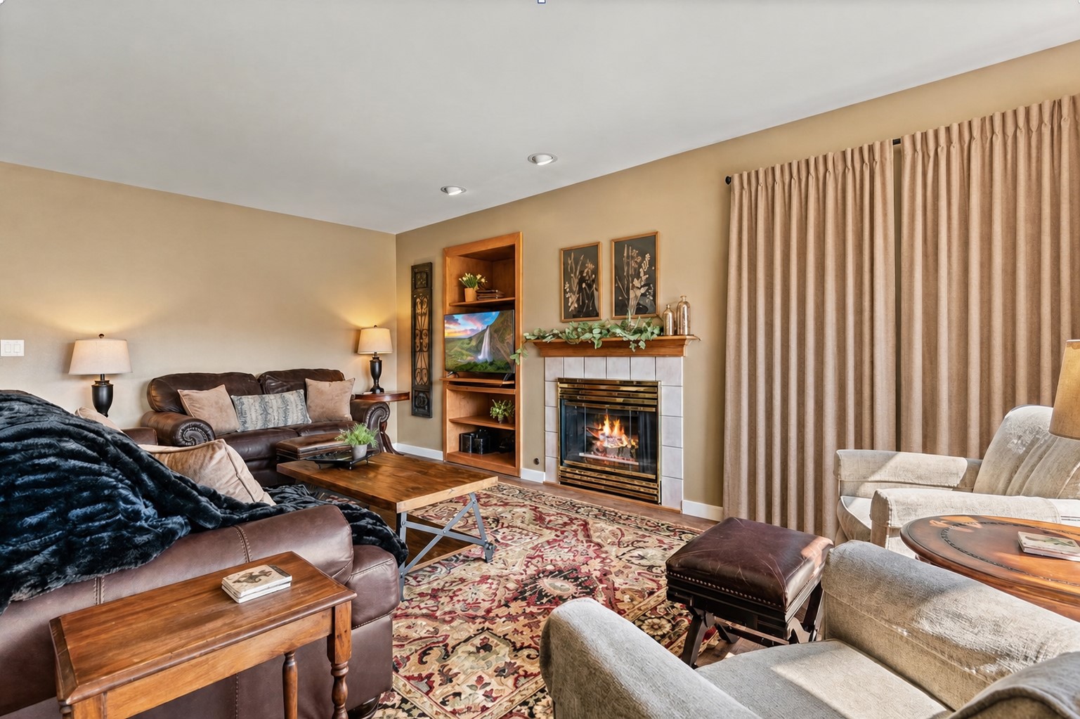 Living room with gas fireplace