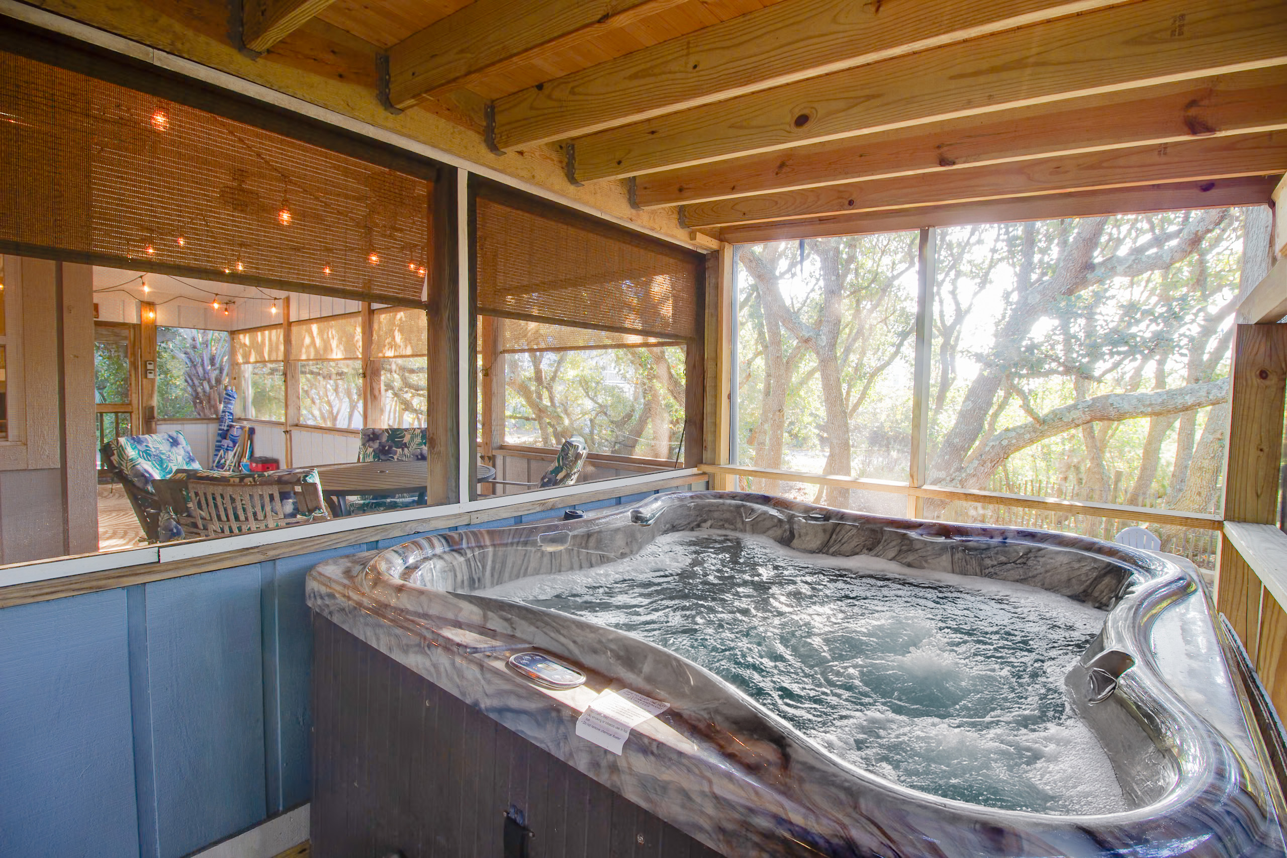 Private Hot Tub on Screened In Porch