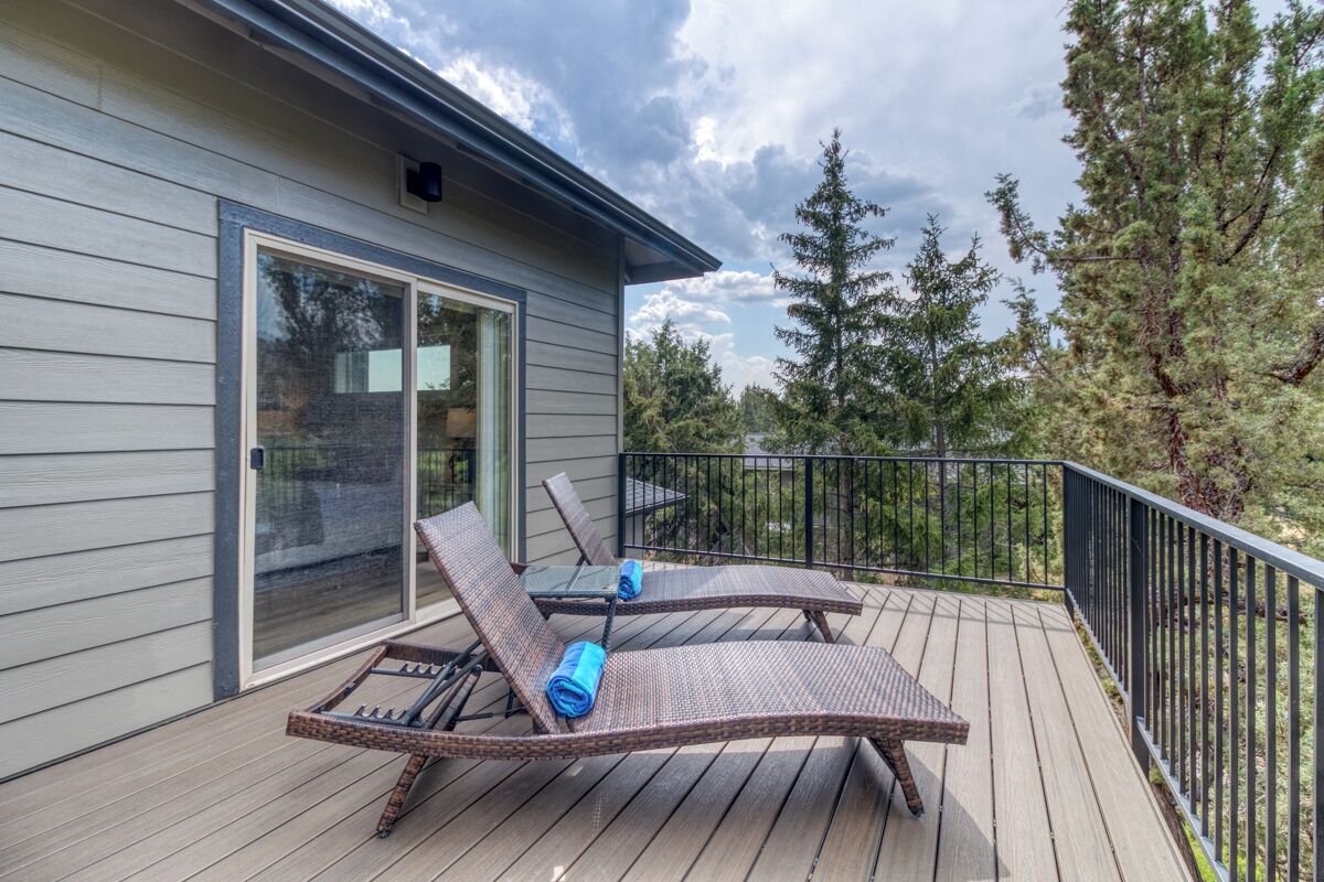 Lounge and soak up the beautiful Central Oregon sunshine.
