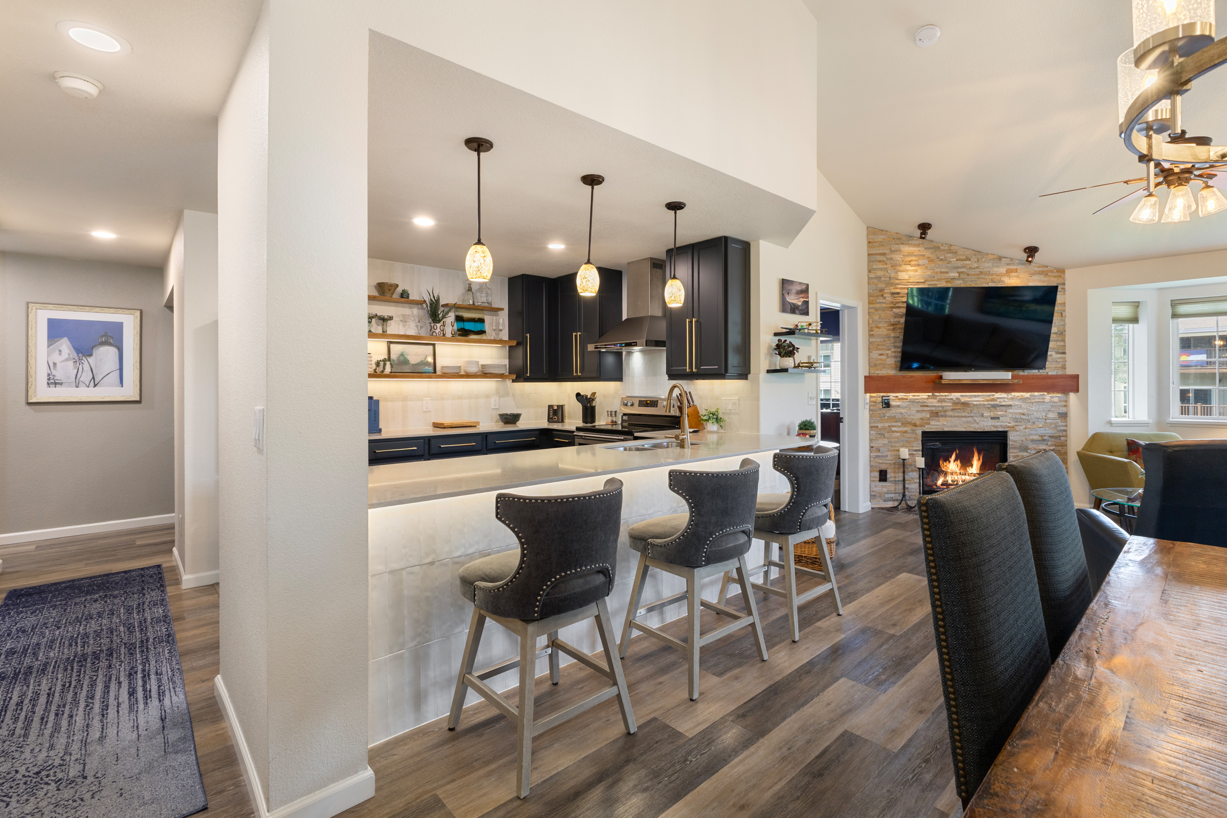 Breakfast Bar for 3 | Kitchen | View from Dining Area