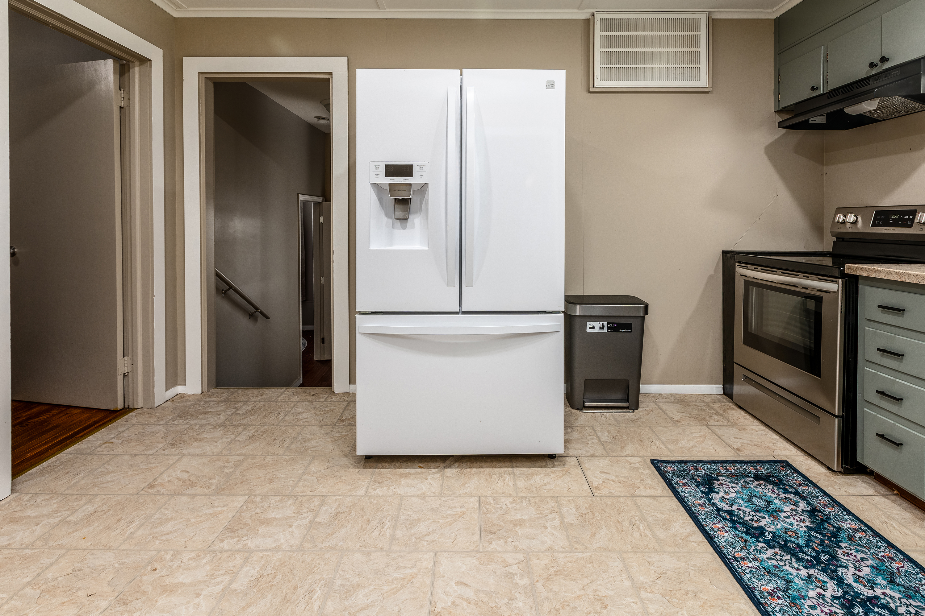 Entrance to dining room/office and laundry room