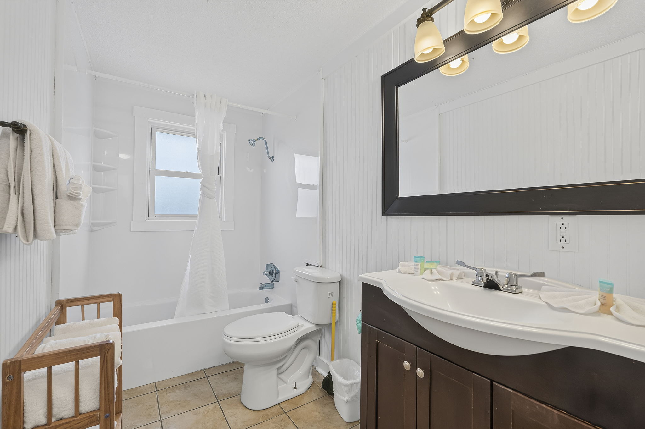 Full bathroom