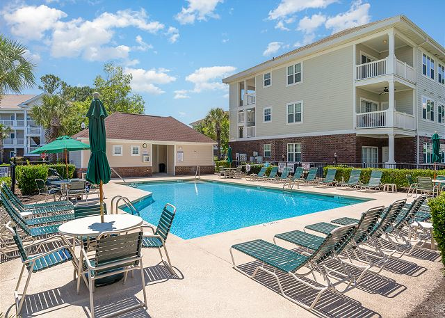 Cypress Bend community pool and lounge area