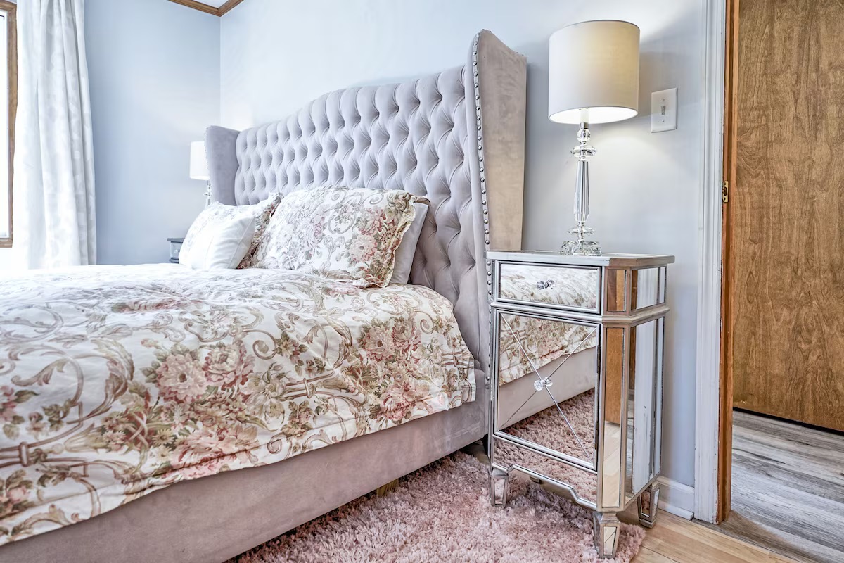 25 21st Avenue | Seas the Day | King Room | IOP Escapes