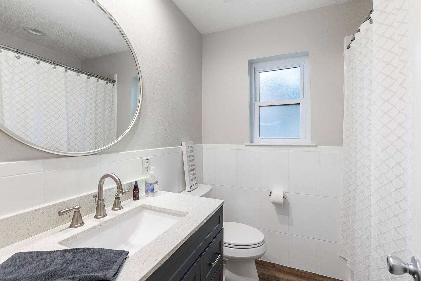 secondary bathroom