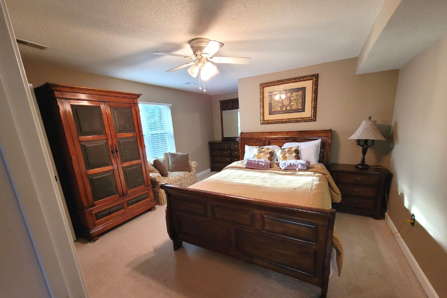 second bedroom with queen size bed
