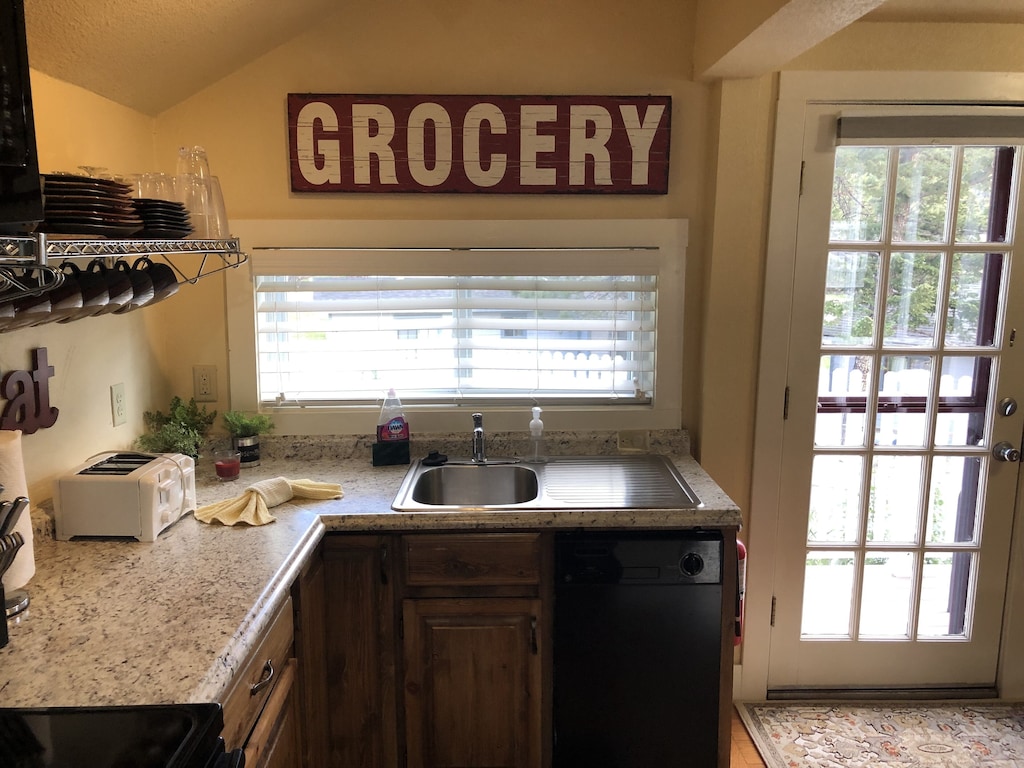 Fully equipped kitchen