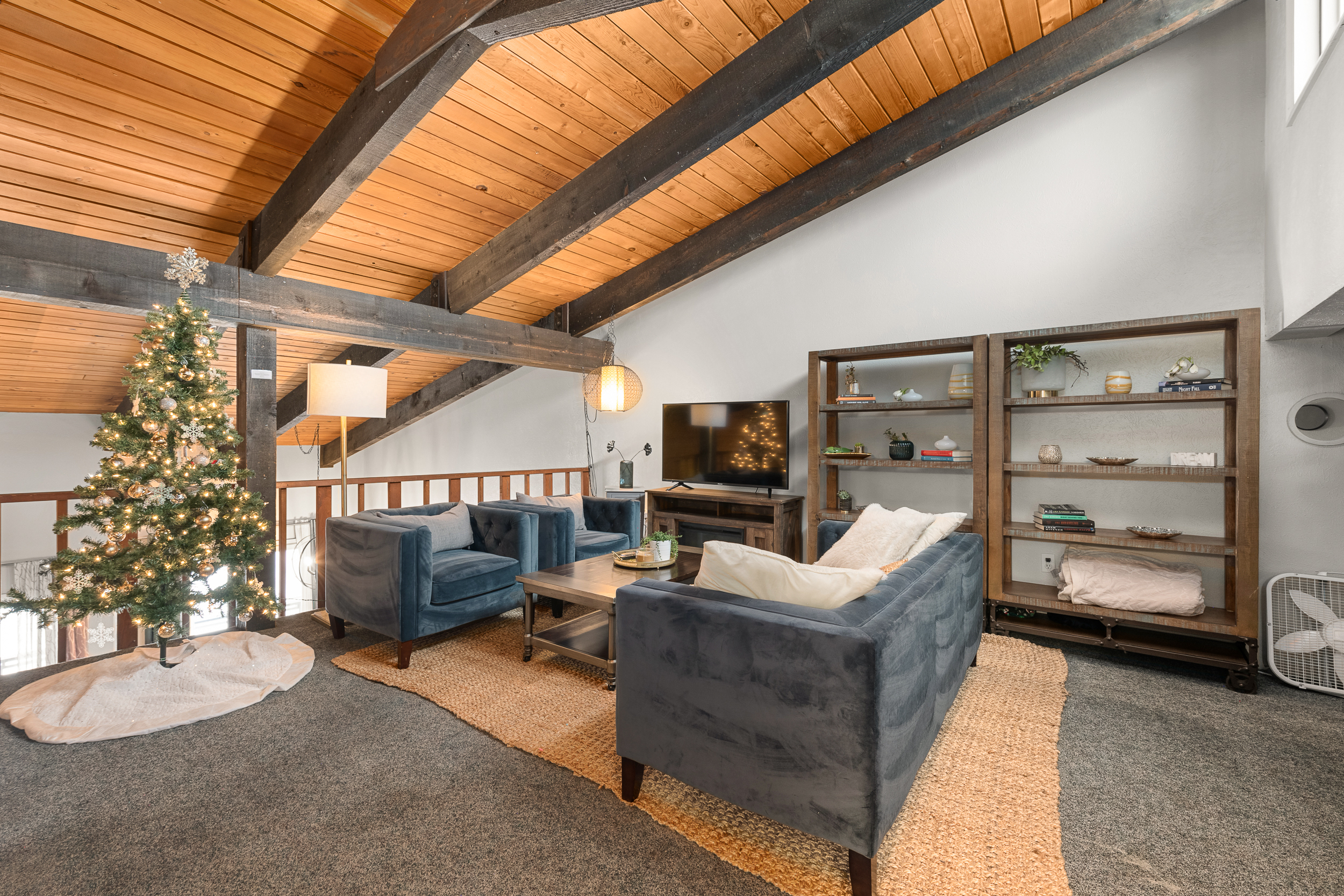 Loft Area | Second Living Room | Smart TV
