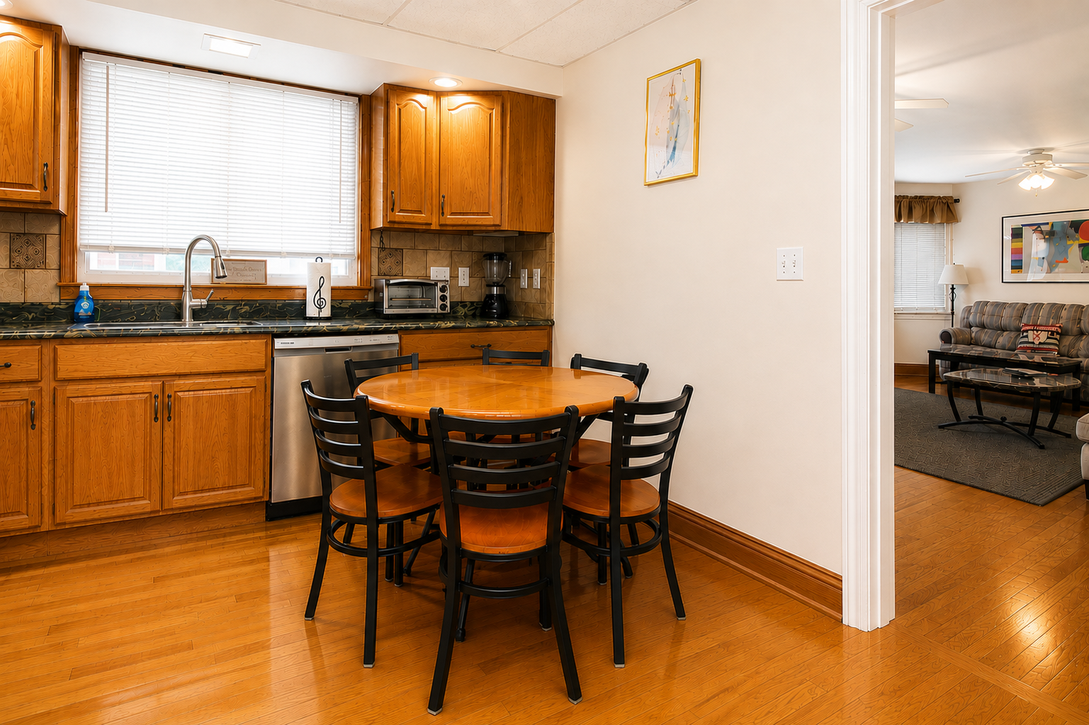 Dining area in the eat-in kitchen
