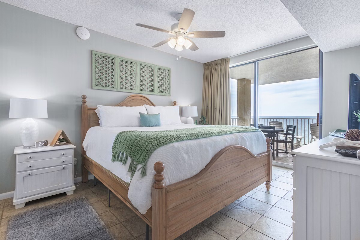 Primary / Master bedroom, with VIEWS of the Gulf right from your bed