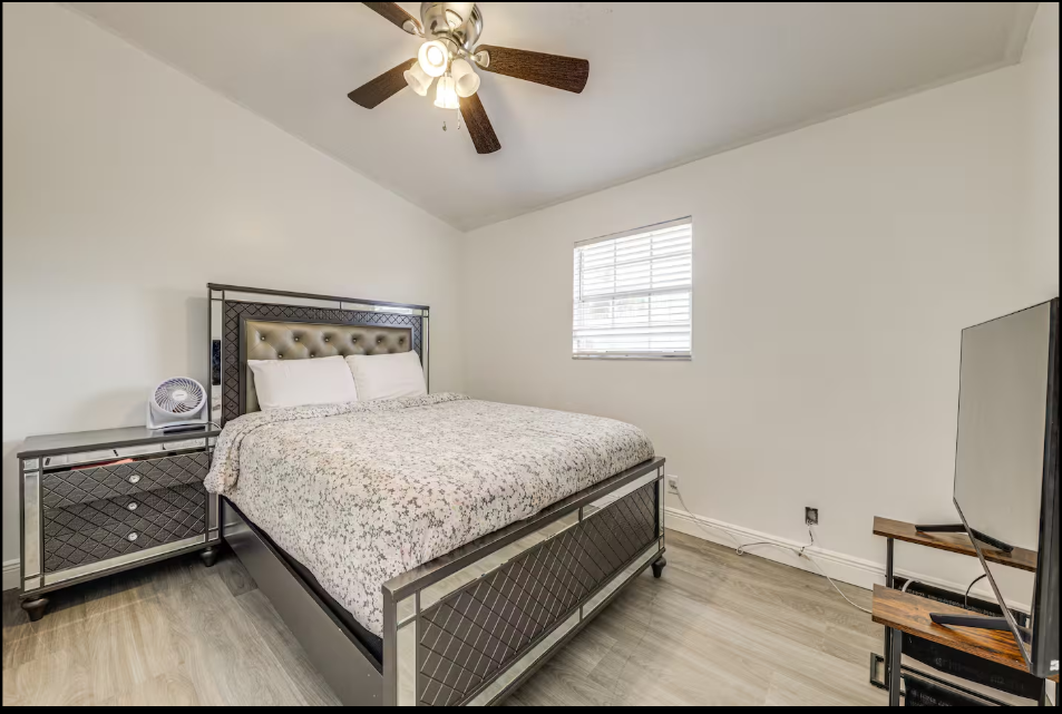 Bedroom 6 | 2nd Floor | Queen Bed