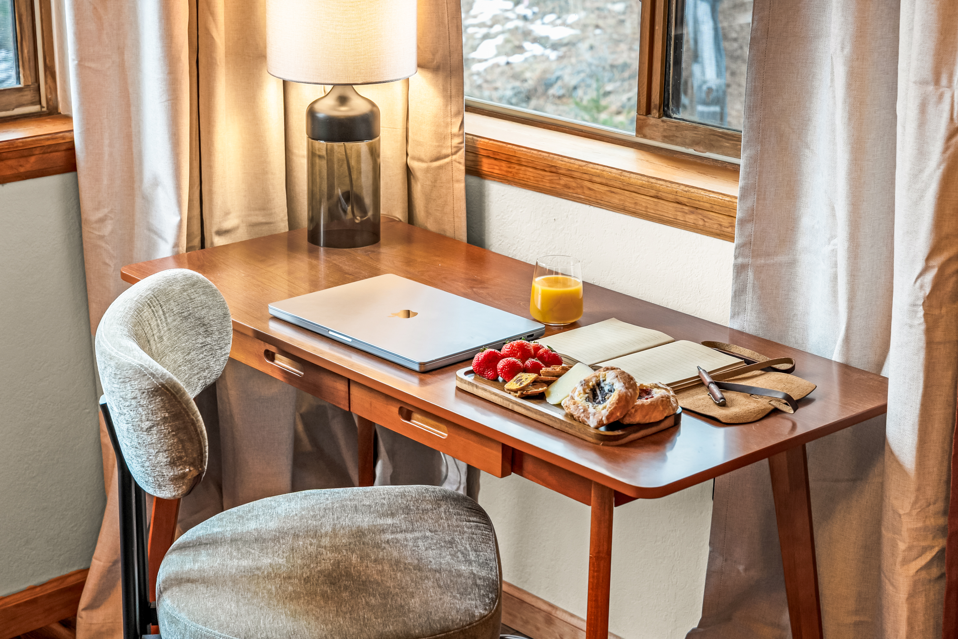 💻✨ Cozy work-from-home nook by the window—desk, comfy chair, and natural light for emails by day and journaling with snacks by night 🍓☕️