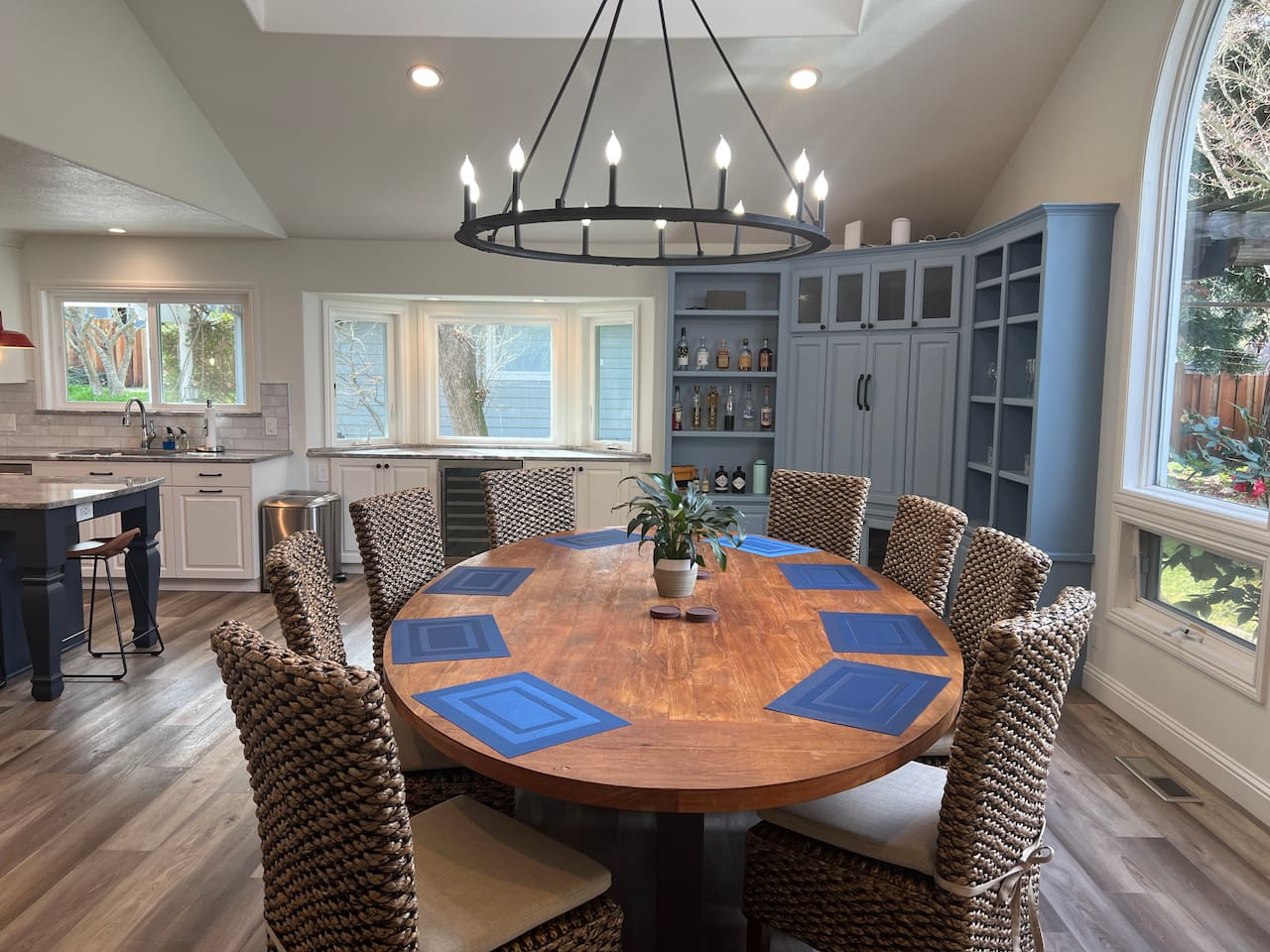 Huge dining room table that easily seats 12 adults. Perfect for long nights with good food, good wine, and great friends.