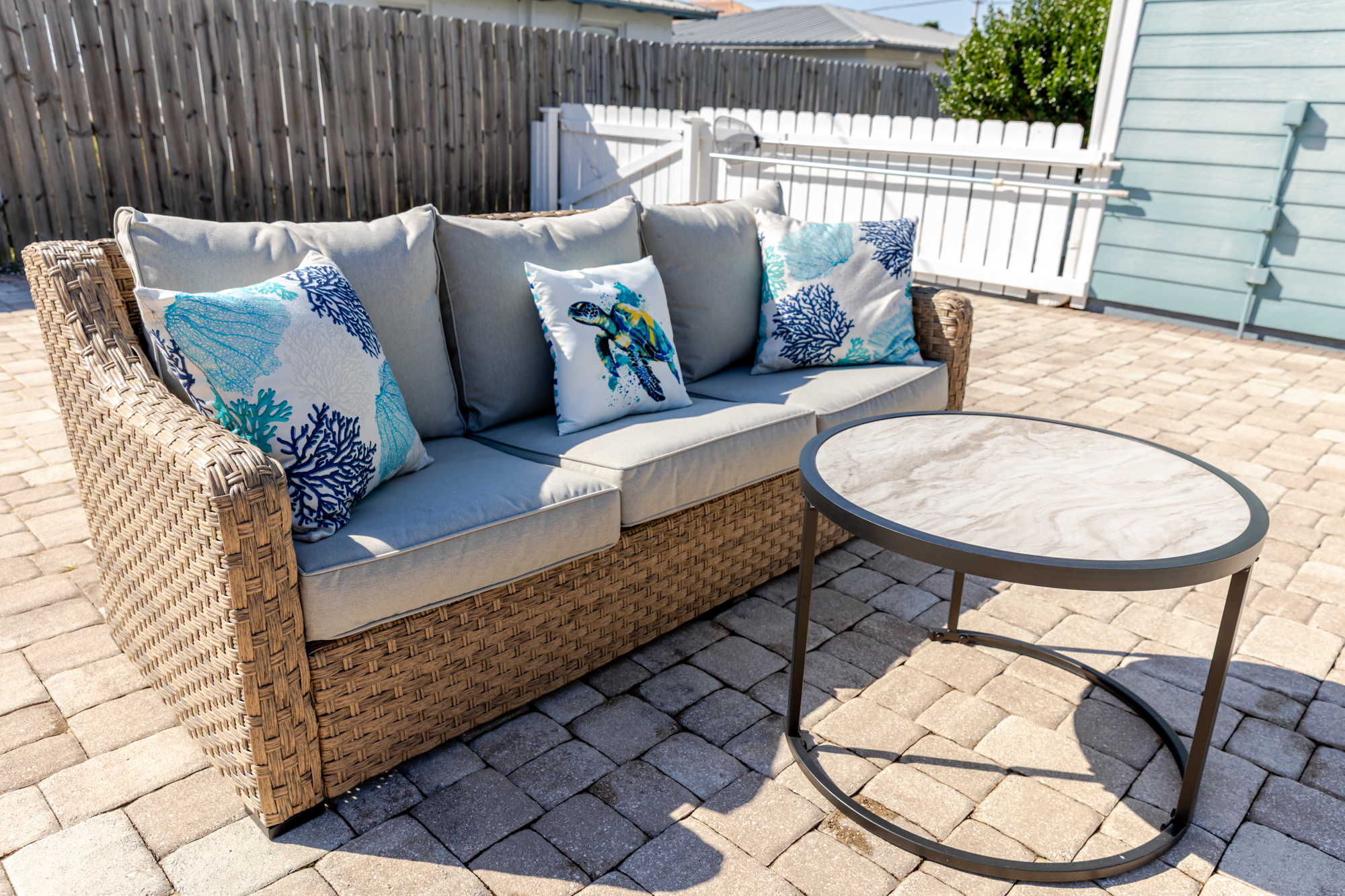 Sitting area-right of pool