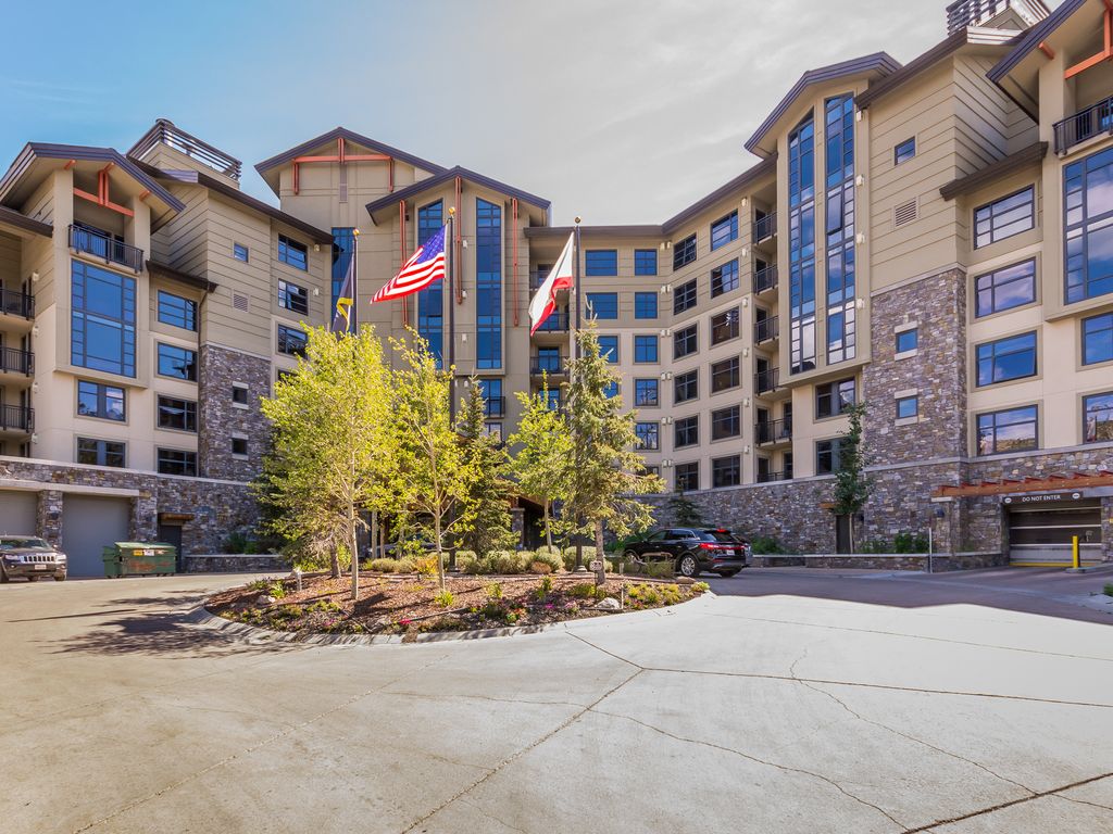 A heated circular drive and and enclosed garage make arrivals smooth and stress-free, even during winter storms.