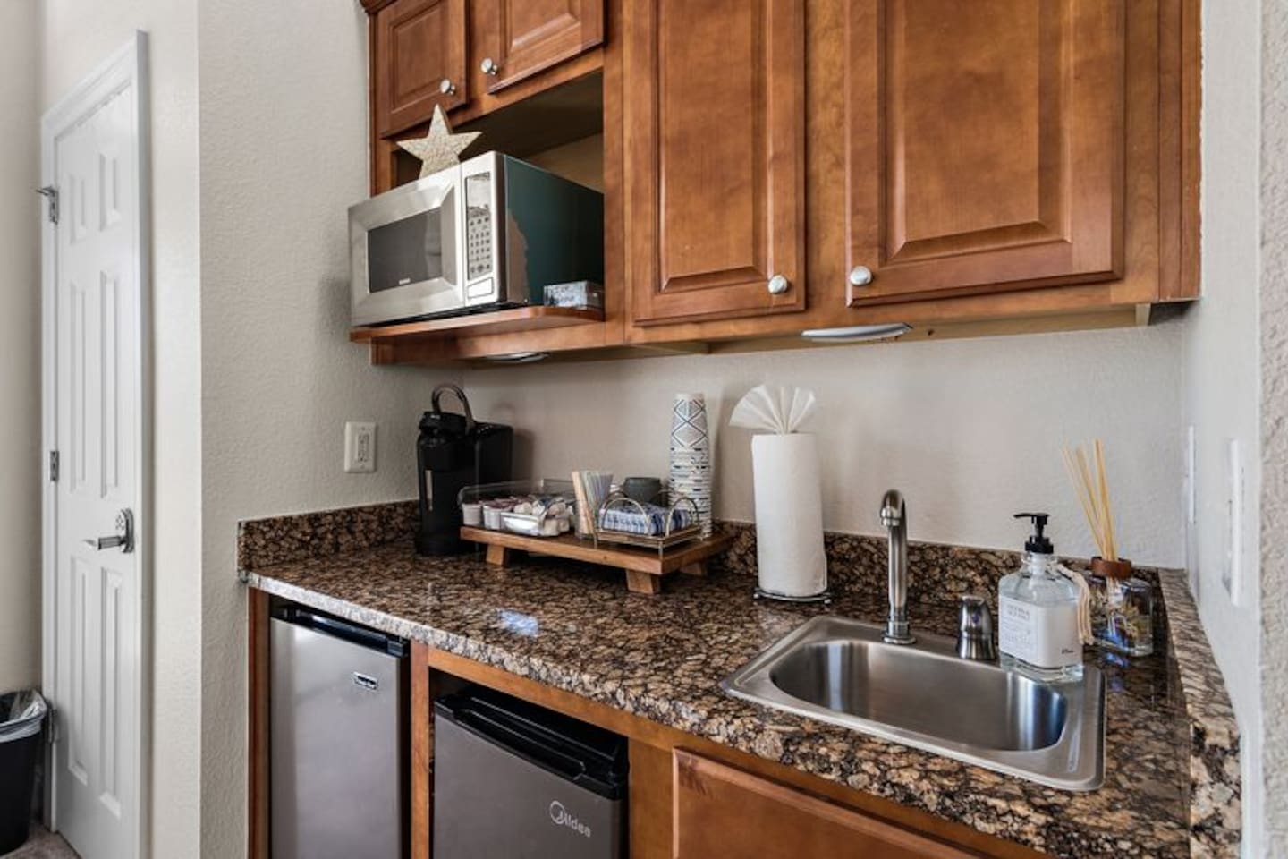 Second Floor Wet Bar