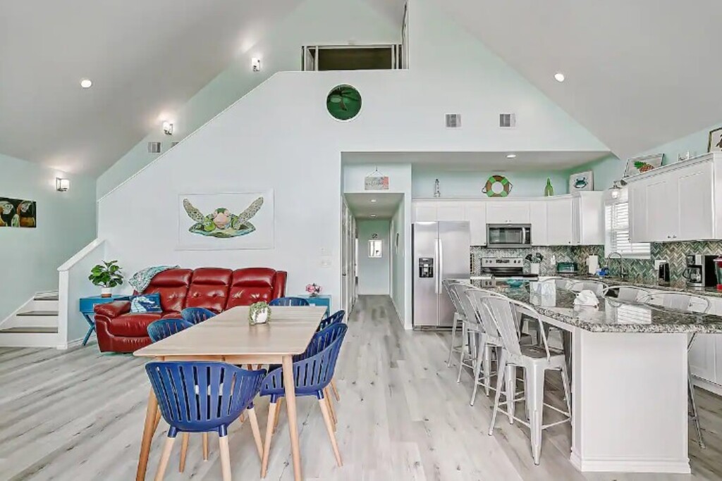 01e979b7b34b436f9fa4d17c9083e4c3 | Beachhouse | Texas | TX | Vacation Homes | Galveston | Crystal Beach | Kokomo | Breezy Days | Beachfront Elegance | Sunrise Serenity | Southern Sands Property Management, LLC