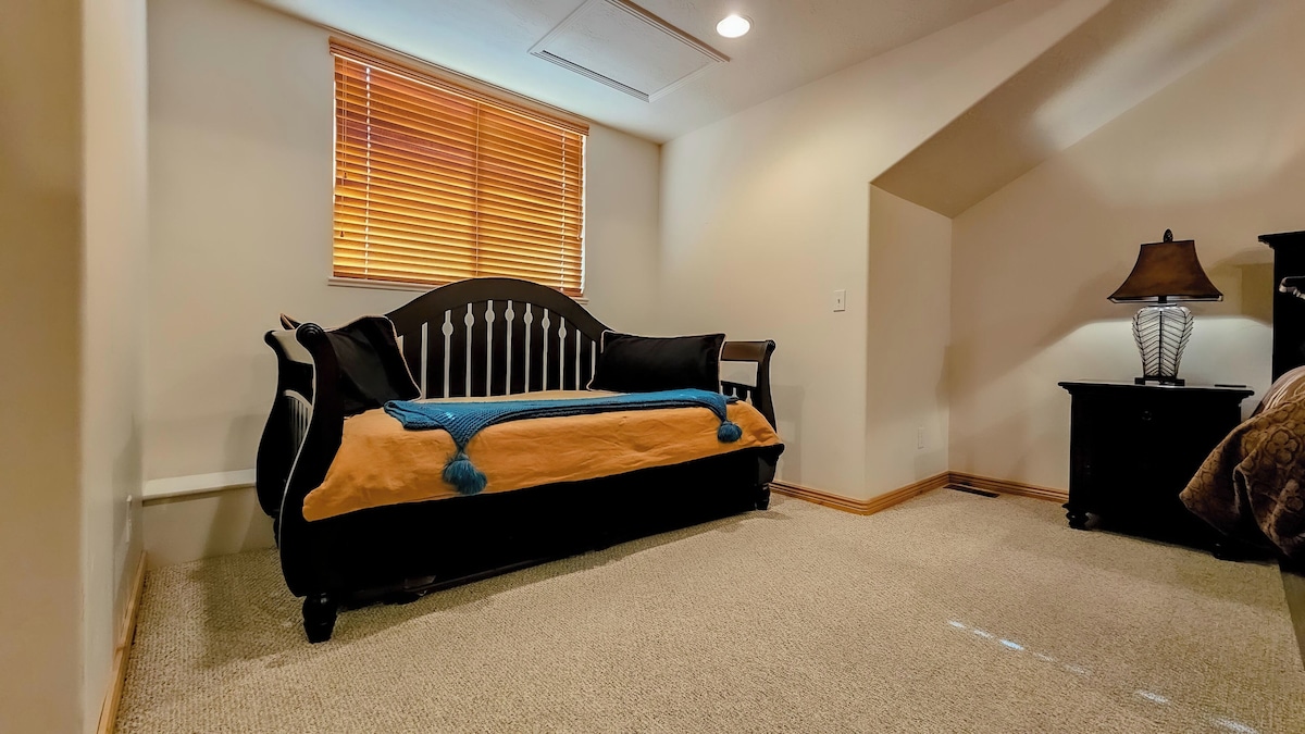 There is a trundle bed available in the primary bedroom, where you can sit and read a book, or use for additional guests. 