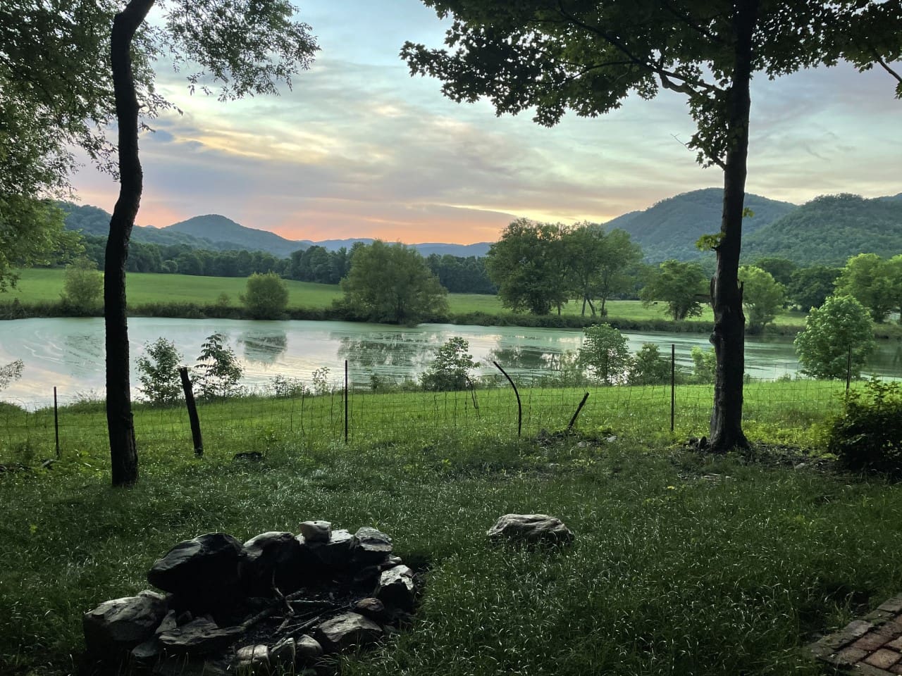 Beyond the property is a pond and hay farm where you can watch all kinds of waterfowl, and perhaps view other wildlife. 