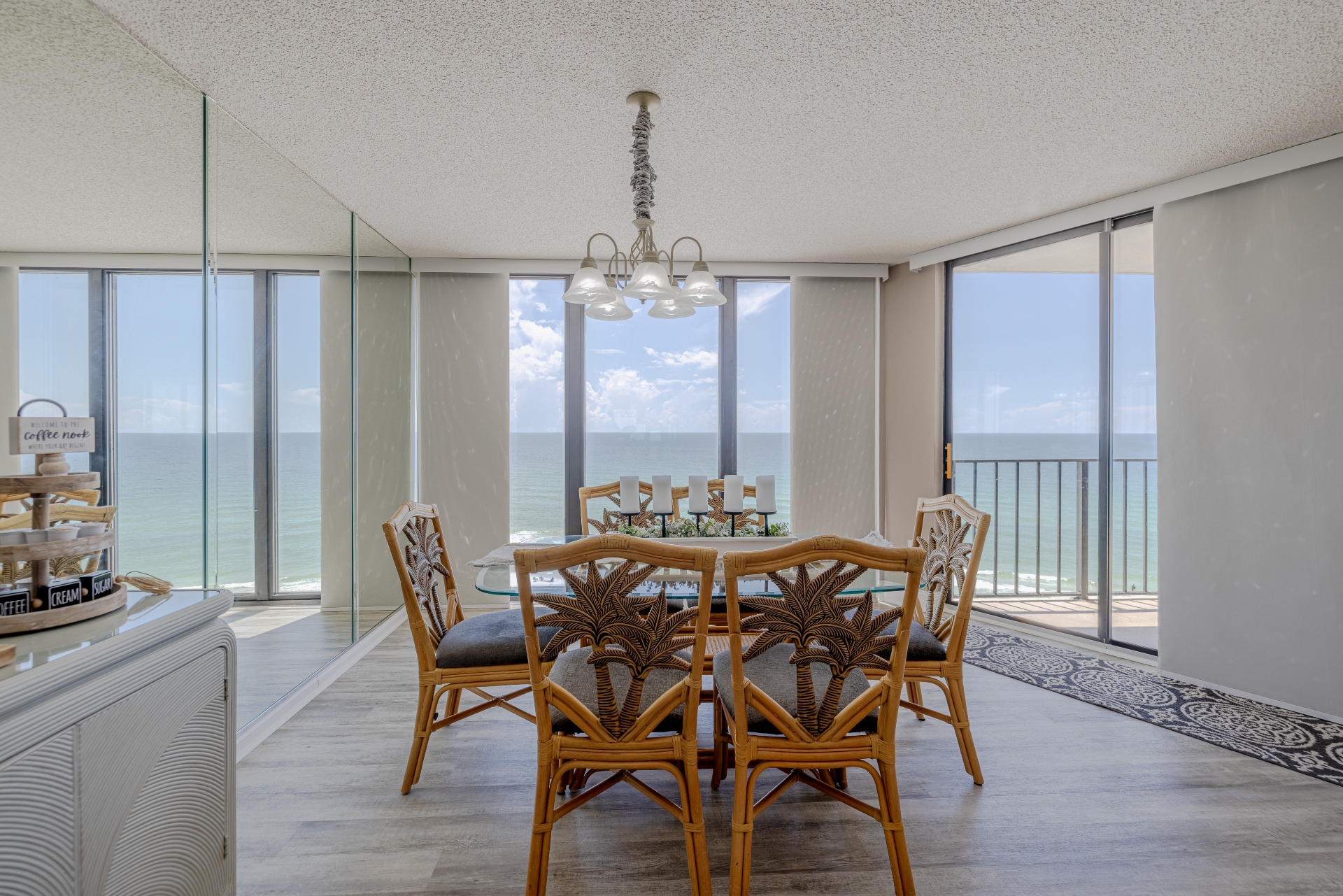 Dining room with breathtaking views of the beach