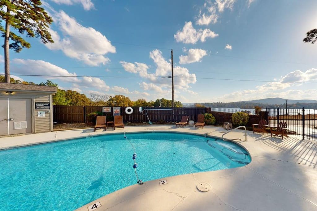 Lake Hamilton Haven | Waterfront View + Pool & Pickleball Access 2