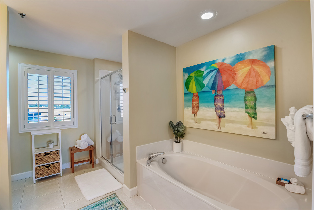 Primary Bathroom Tub & Shower