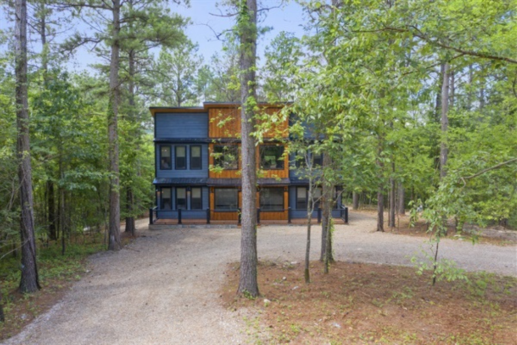 Plenty of parking ensures room for everyone, and the circular drive is perfect for boats and trailers.