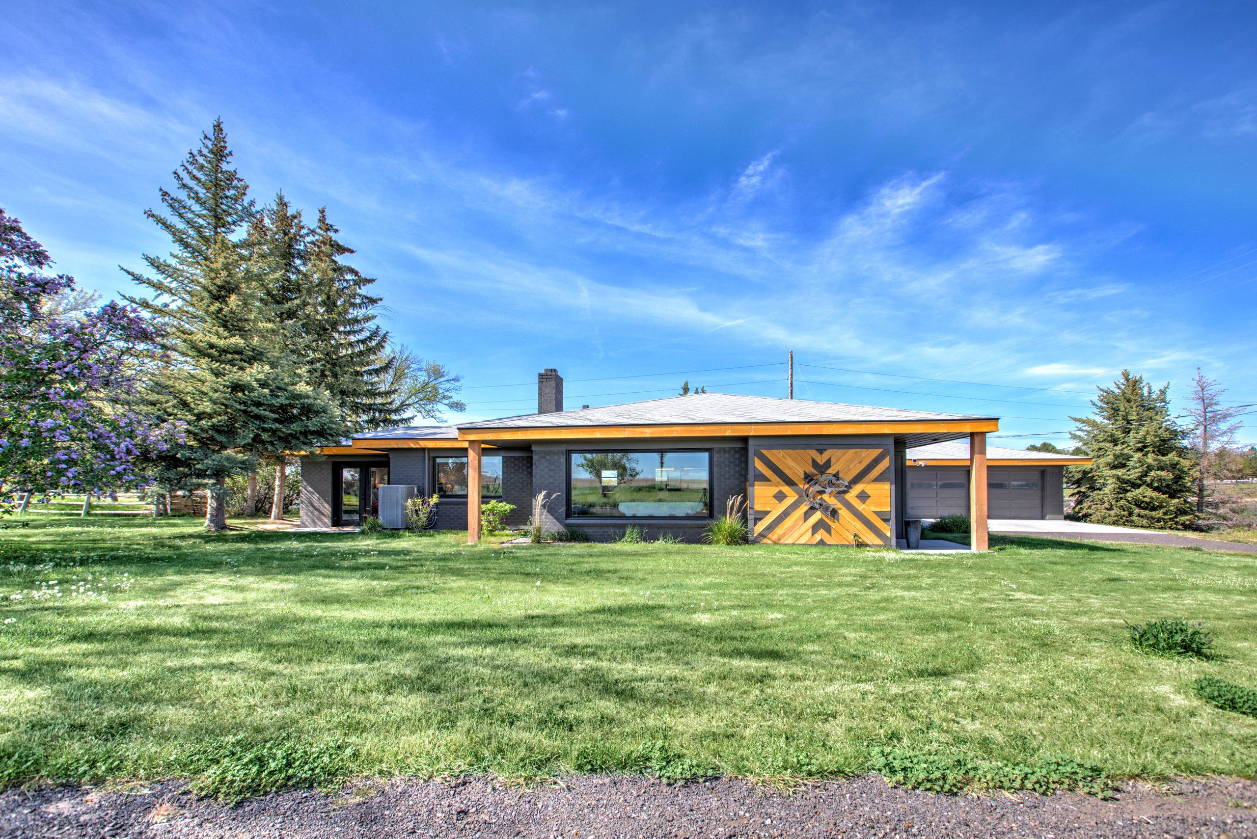 Front view of Unit 2 on 1.5 pet-friendly acres near Twin Falls