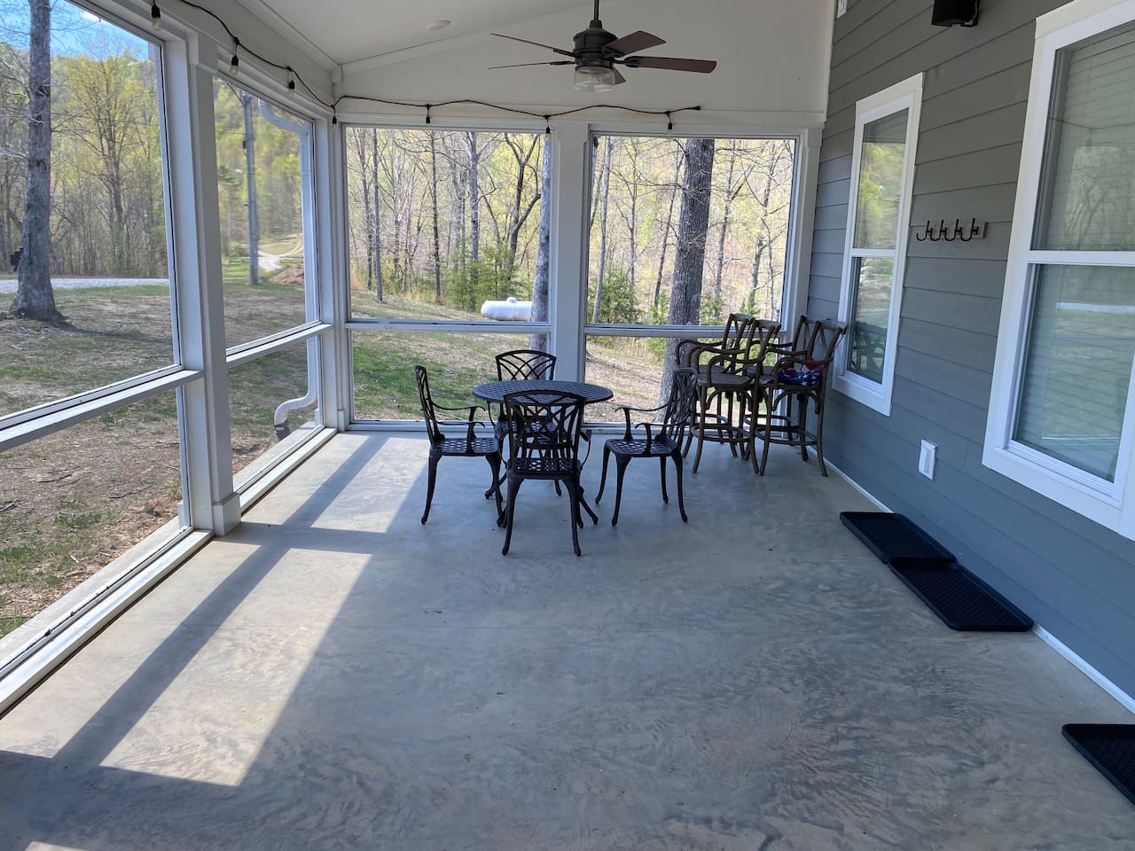 Front screened in patio.