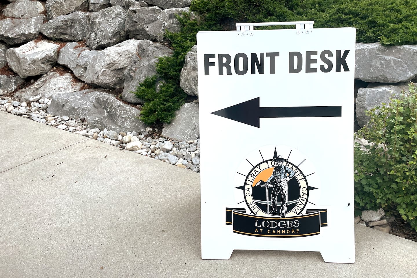 24/7 reception, concierge, and information service (located to the right of the swimming pool). 