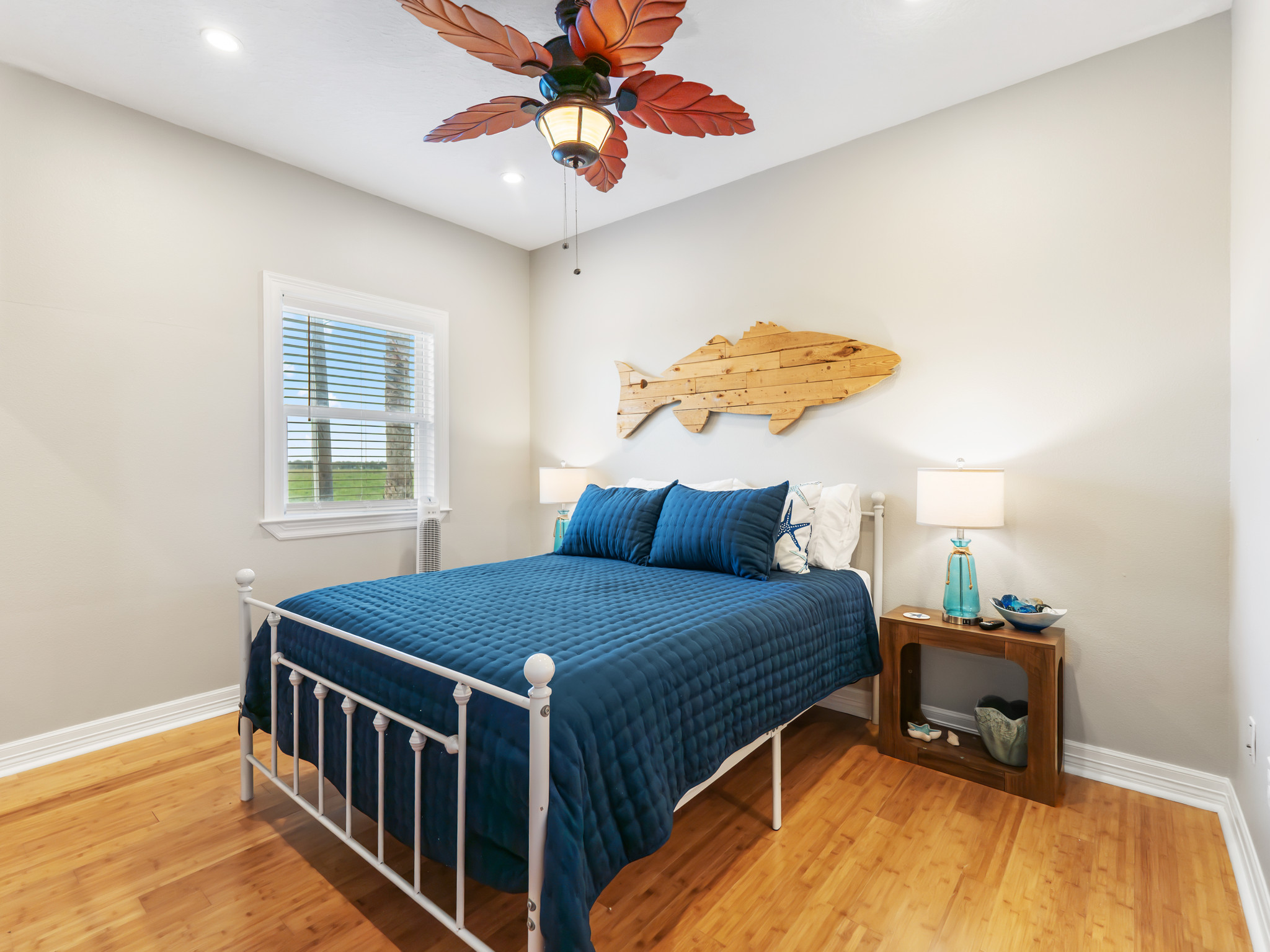 Primary bedroom with Queen Bed.