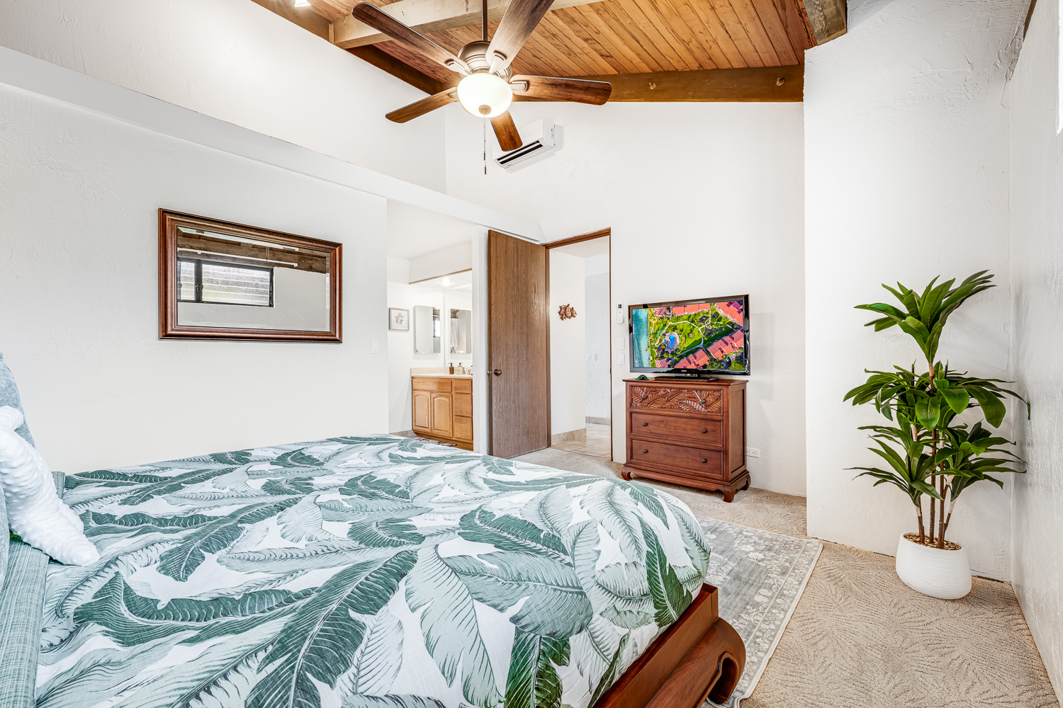 Primary bedroom with king bed: stretch out, you’ve earned it!