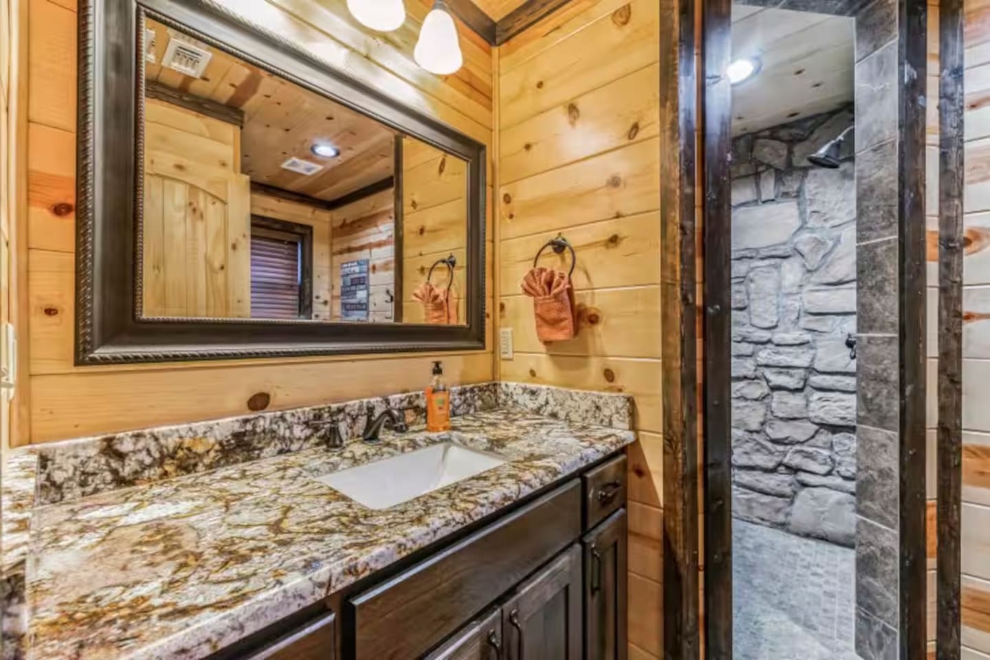 Soak, steam, smile—towels and toiletries included.