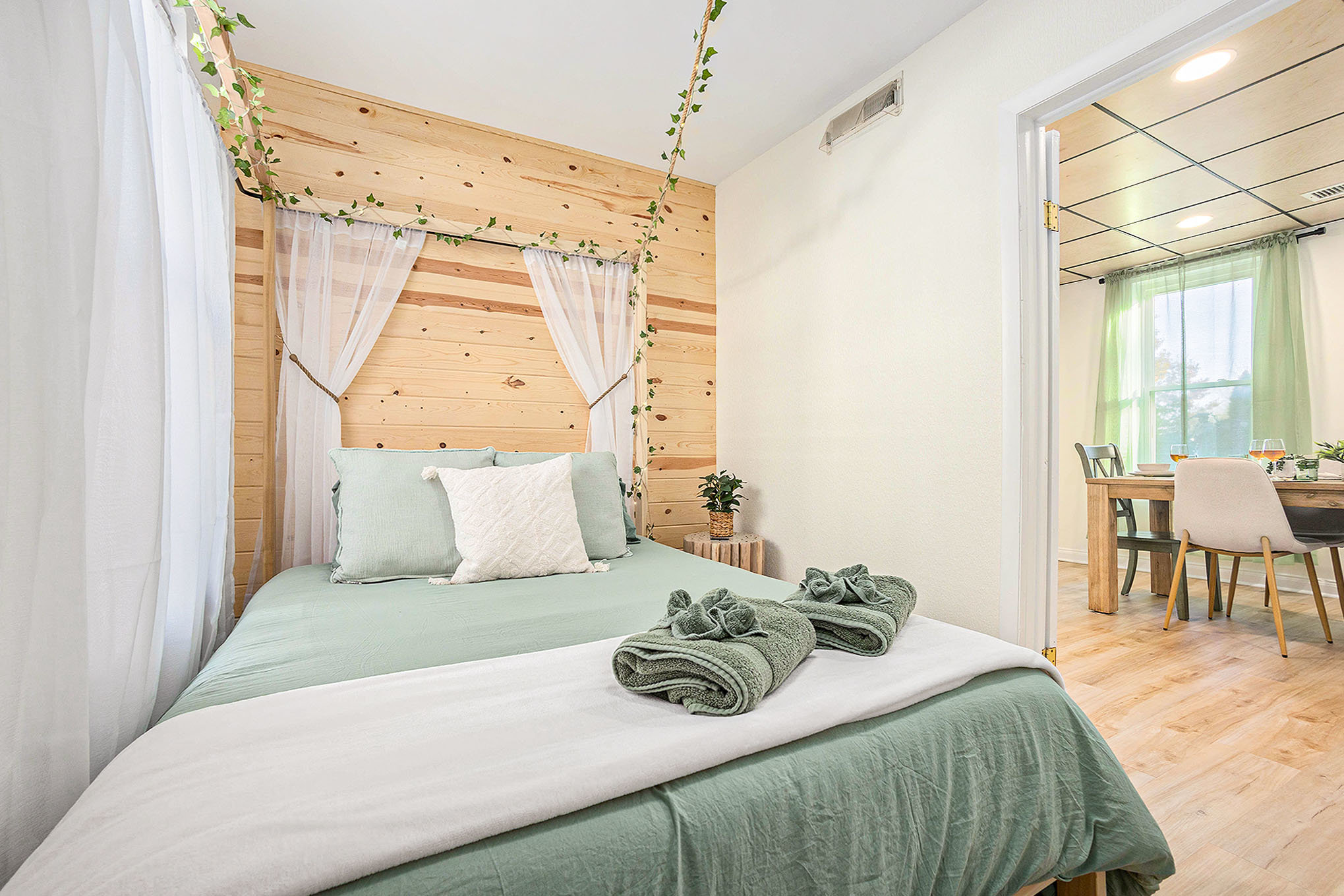 Comfortable queen memory foam mattress