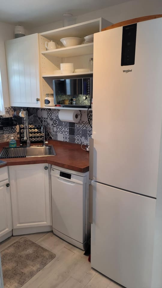 Full size refrigerator