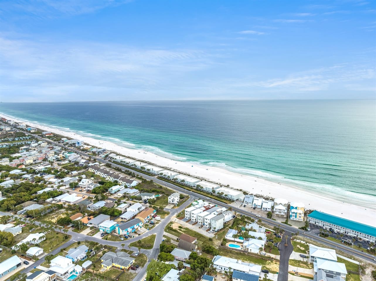 ★ "9 minutes to Rosemary beach .. very close to shopping stores and restaurants."