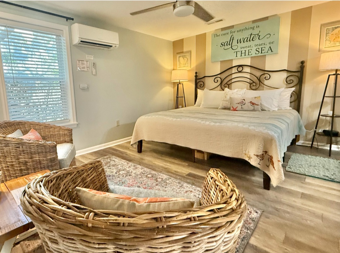 Studio Bedroom/Living Area