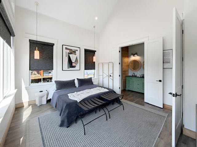 Bedroom 1, King Bed, En-Suite