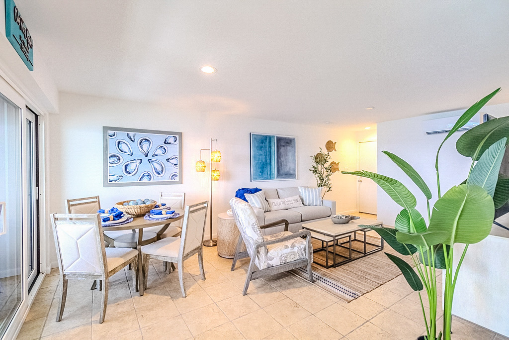 Using the colors of the ocean outside to decorate the interior so you always feel at peace.